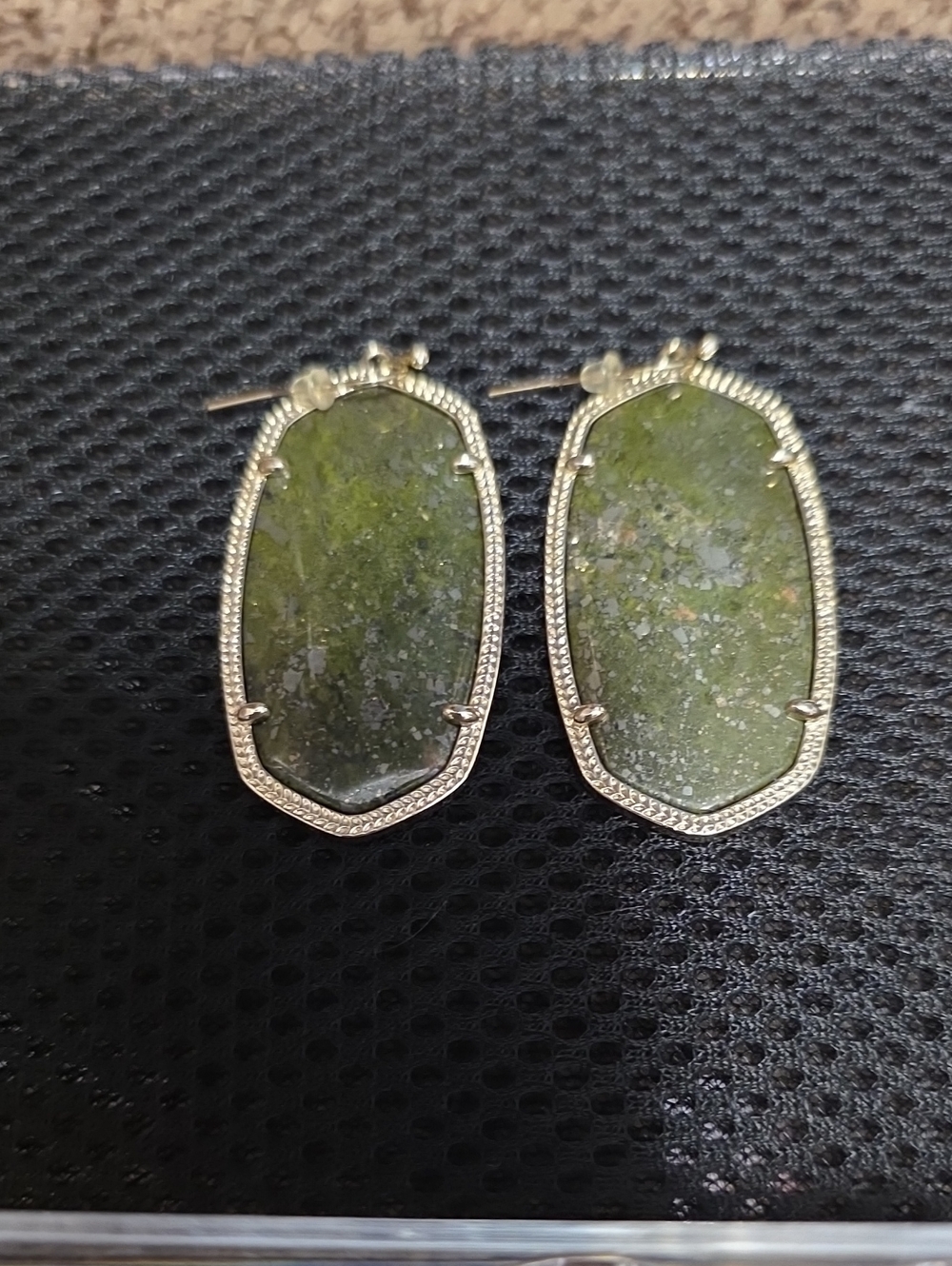 Kendra Scott Danielle Olive Green Stone Dangle Earrings In Gold